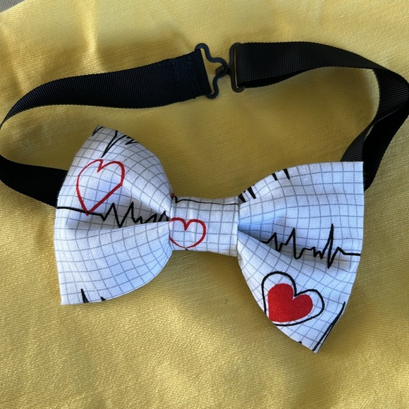 Heart Patterned Bow Tie for Kids - Picture 3 of 3